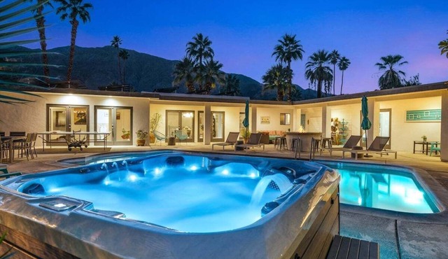 Poseidon's Adventure - Stunning Pool, Spa & Mountain Views