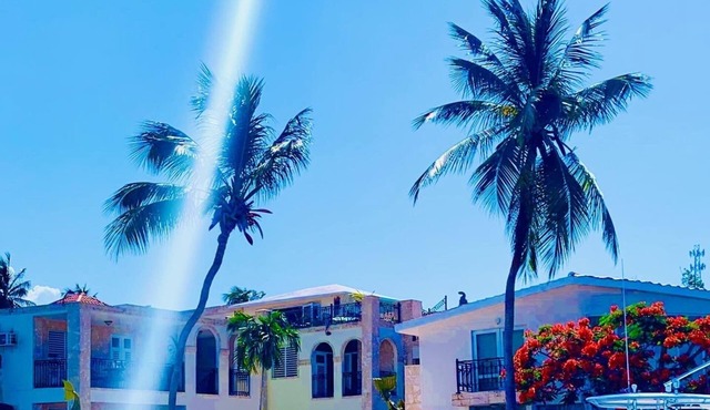 Private 2 bedroom villa. Kayaks/Paddle Boards/Jet skis