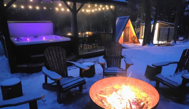 Private Cabin with Hot Tub, Sauna & A-Frame Bunkie – Sleeps 6
