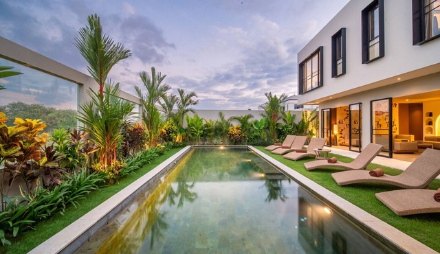 Private Tropical Garden | Huge Pool | Six Bedrooms