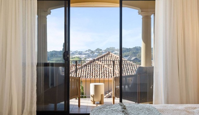 Pyramids Hideaway – Pool, Beach & Golf Course