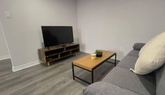 *Rare* Unique & Modern 2 Brs home in heart of town