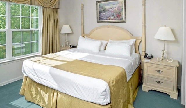 Relax, Swim & Play: Indoor/Outdoor Pools, Basketball, Volleyball & Mini Golf