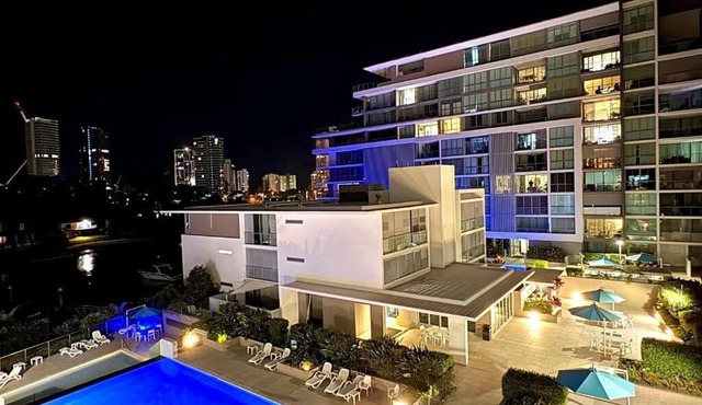 Riverfront Heated Pool, Gym, Sauna Steps to Casino