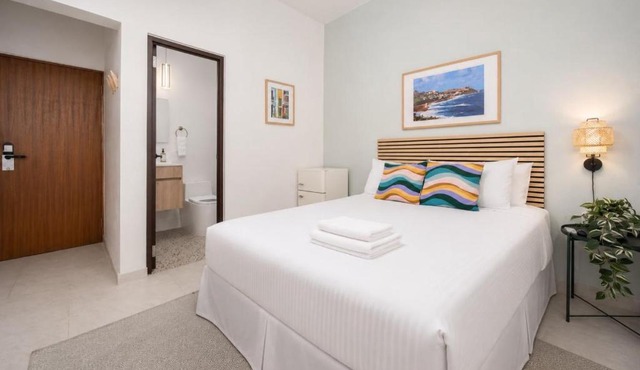 Room 11: Balcony Bliss in Creative Santurce