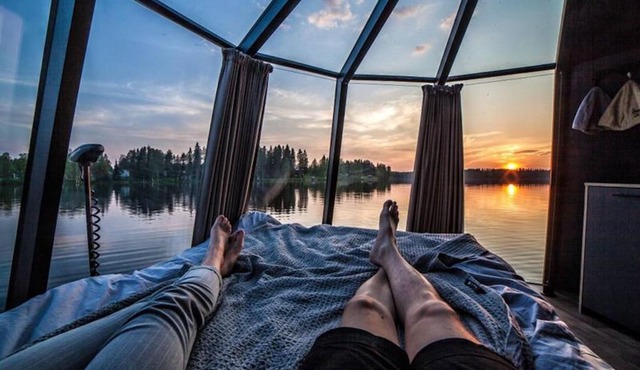 Room in Lodge - Peace Quiet Hotel Floating Glass Room for 2 guests, experience northern lights