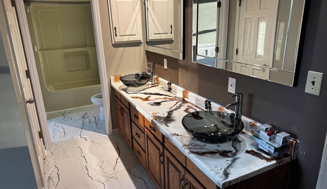 Sacred Spacious 5-bedroom Sanctuary in lovely Fayetteville with fitness room, AC