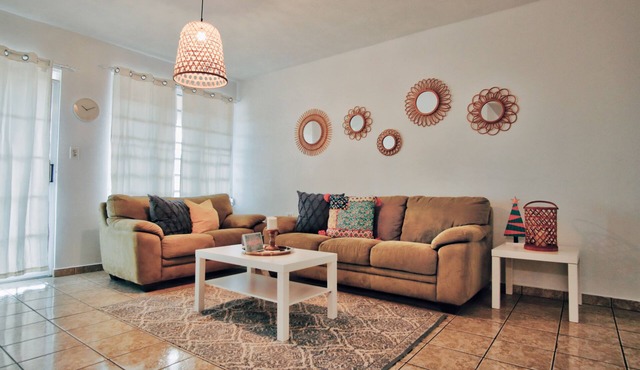Salinas House (WIFI) - Fully Redecorated!