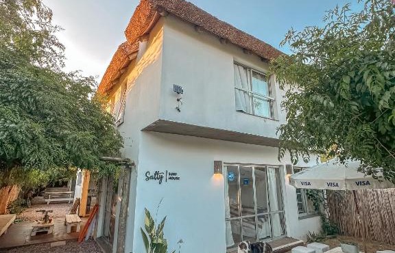 Salty House La Barra