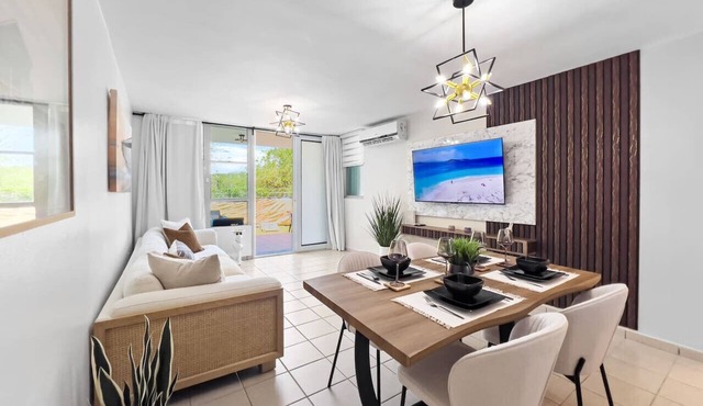Sea Breeze Escape | Sleeps 7 + Pool in Ceiba