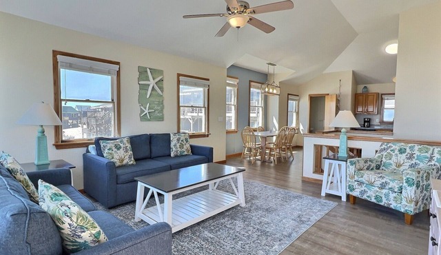 Sea Star- Ocean Views- Steps to Beach- Community Pool