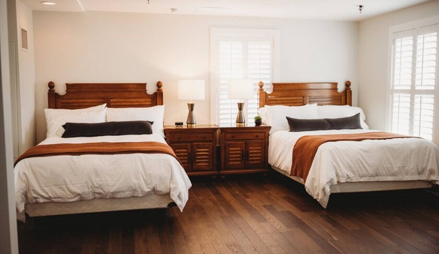 Southern Pines The Jefferson Inn Deluxe 2-Queen Guestroom