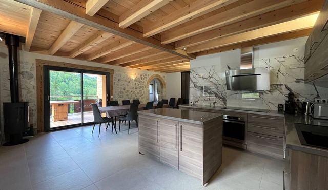 Spacious and characterful house entirely renovated