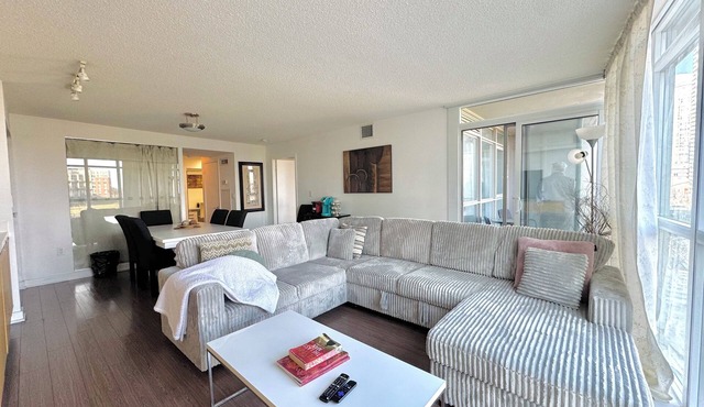 Spacious 2Bdrms/2Baths with 3 real beds + Pullout