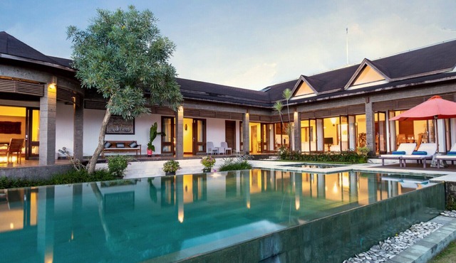 Spacious 4BR Villa W/Pool & Garden, Bali Villa 2233
