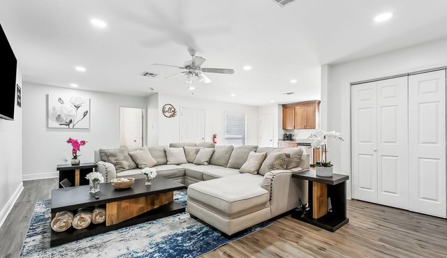 Spacious 5-bedroom 2-bathroom home