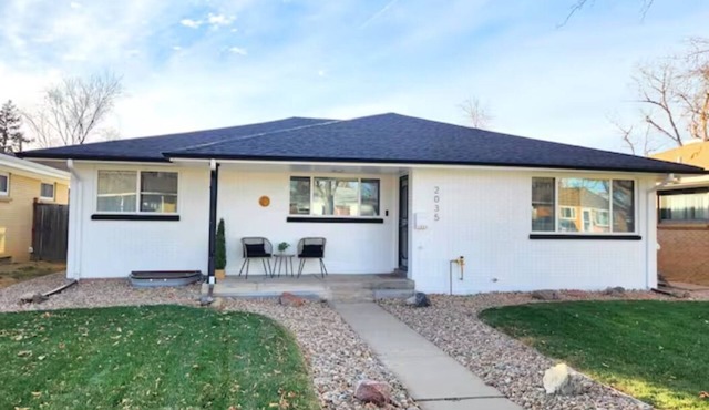 Spacious Corporate Rental + Parking!