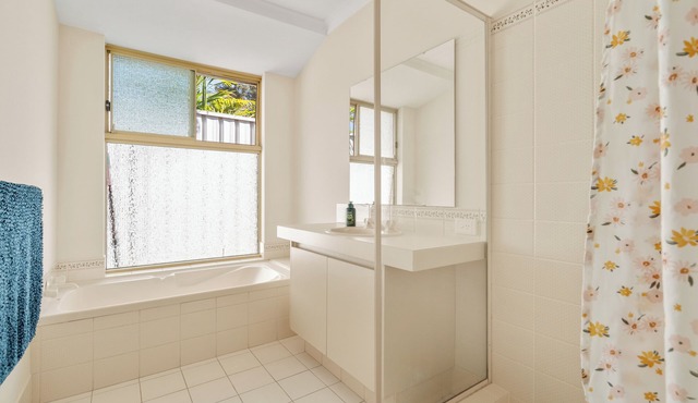SPACIOUS JANDAKOT HOUSE FOR FAMILIES AND BUSINESS