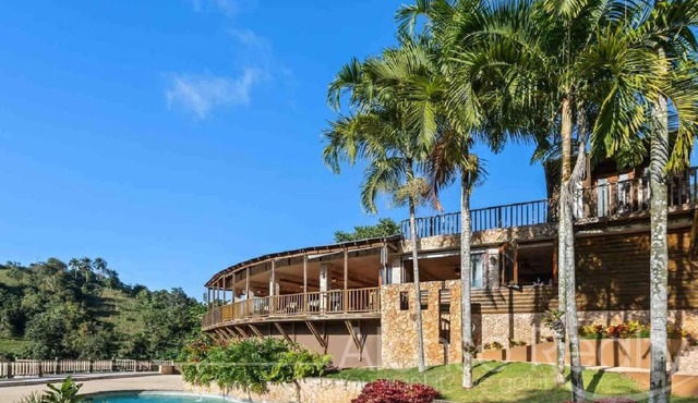Spacious Rustic Hacienda with Private Pool.