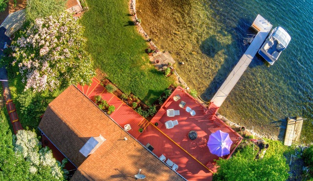 Spectacular waterfront cottage on the most beautiful lake in CT's 'Quiet Corner'