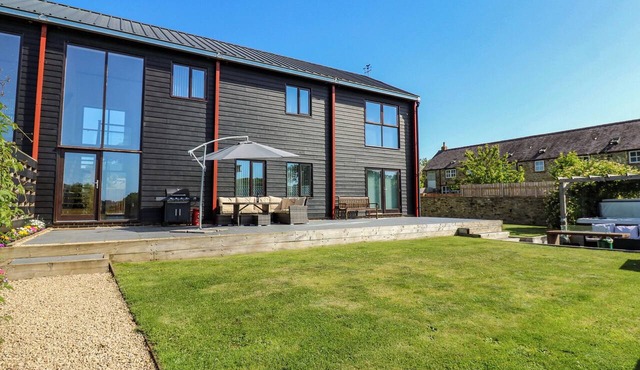 STACKYARD, pet friendly, character holiday cottage in Witton Gilbert in Durham