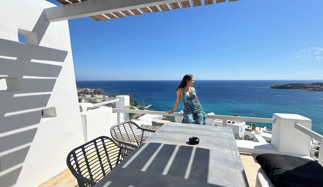 Studio 4 - Amazing sea view, shared pool and resort facilities