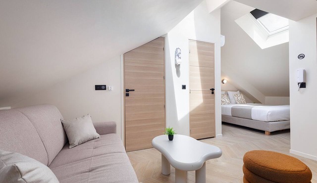 Studio-Family-Wet room-City view