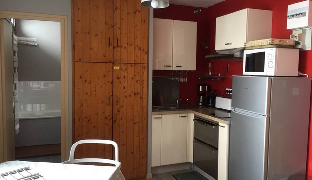 Studio for 4 with elevator, free parking, and direct access to slopes