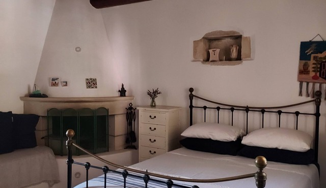 Studio for Couples -Traditional Stone built - Rural location (Kefalas nr Vamos)