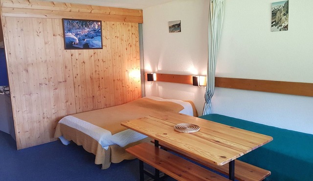 Studio for 3 at Arcs 1600, ski-in/ski-out, close to shops, with WiFi