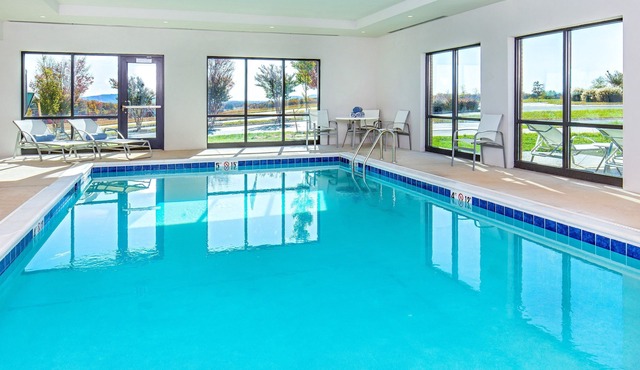 Studio Suite | Free Breakfast. Indoor Pool