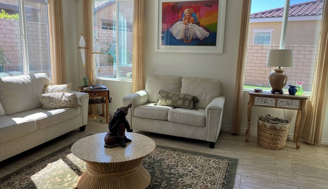 sunny Elegant Retreat 3-bedroom house with AC in charming Indio 55+