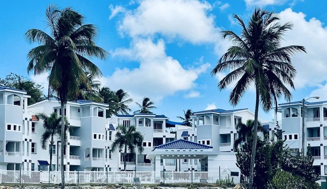 Table Rock Beachfront Penthouse Minutes from Rincon and Excellent Surfing