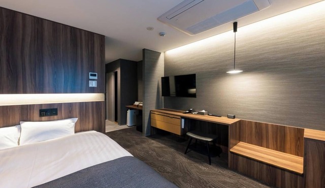 THE STILL HOTEL