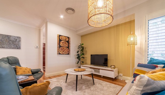This house is a 3 bedroom(s), 2 bathrooms, located in Greenmount, Western Australia. in Greenmount