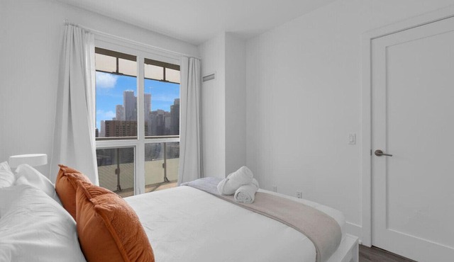 Tower View Stays - 1 min to Rogers Centre/MTCC - Pool