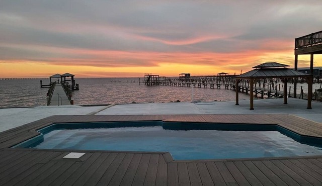 Tranquil Lake House, Come Get Away!