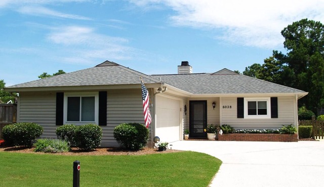 Tranquility awaits, close to Wrightsville beach & downtown Riverwalk!