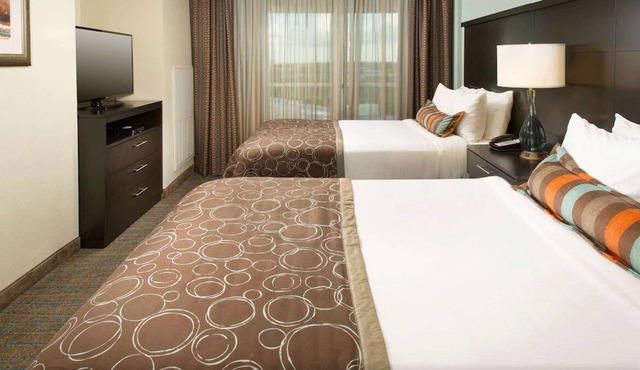 Two 2BR Pet Friendly Suites Near Denver Art Museum w/ Kitchens! Outdoor Pool!