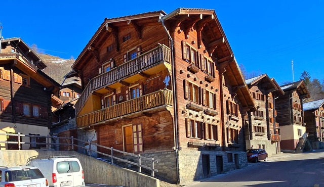 Typical flat Le Ver Luisant. Val d'Hérens