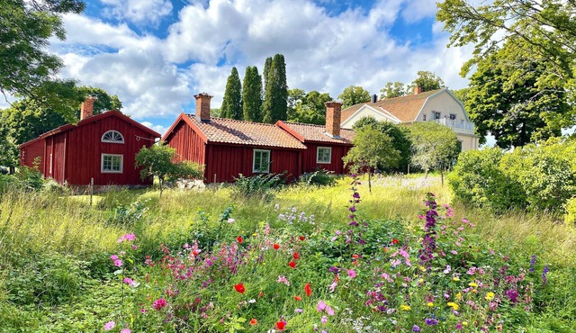 Unikt Drömboende i Kulturminnesmärkt Kuskbostad Från 1700-talet