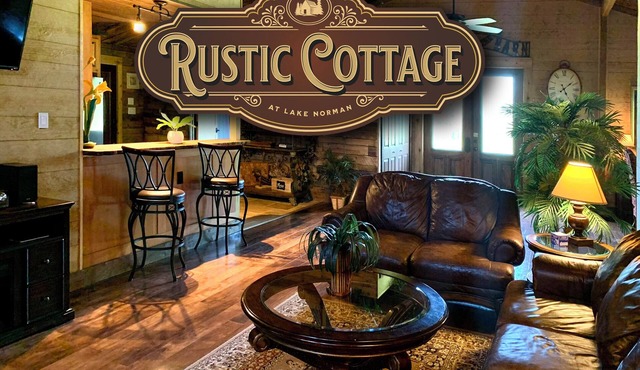 Unique Rustic Charm Cottage Great Location close to Lake