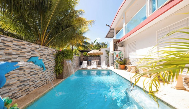 Vacation Home for 20 Guests with 2 Private Pools