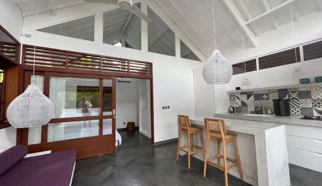 Villa Black 2