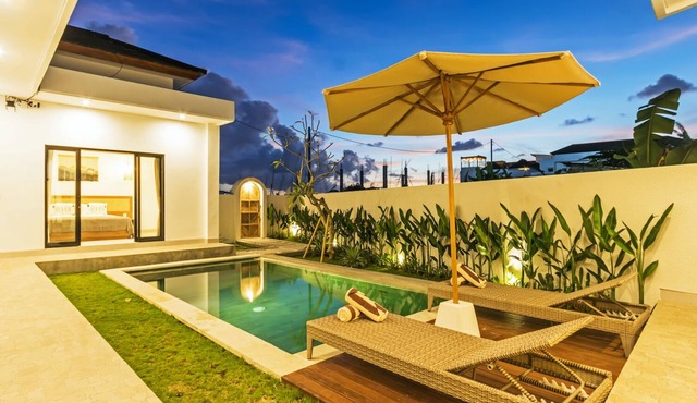 Villa Celestial Brand New Enchanting 2 BR with Aircon Living Canggu