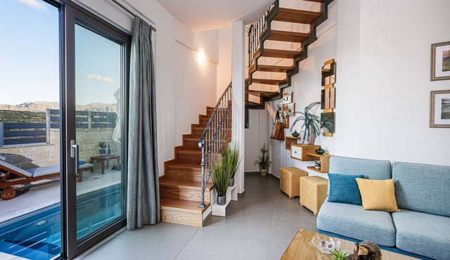 Villa Chryssi nLocated on picturesque hills ,only 5 miles from Kissamos center