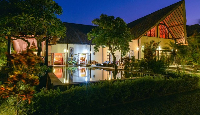 Villa Geluk - Luxury Private Beachfront Villa