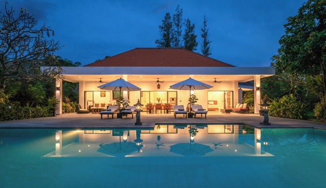 Villa Segara Murti - Classic in Style with private villa staff and pool!