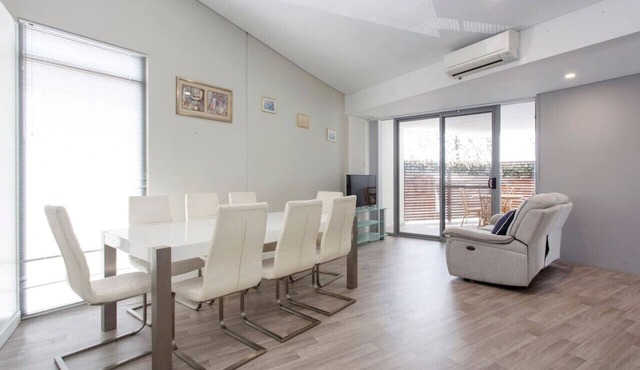 Waverley apartment F-two bedrooms, wifi available