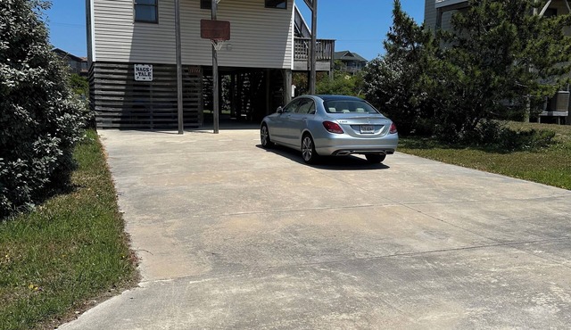 Well kept, comfortable, Ocean View, Steps to Beach, Sunrise & Sunset Views